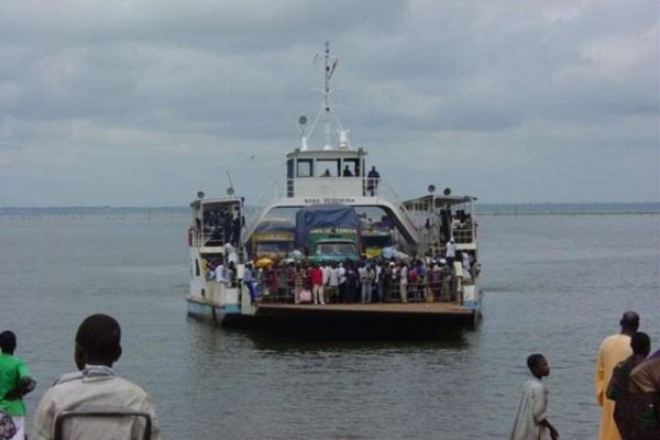 Danger looms on Afram River as pontoon runs on one, instead of 2 engines